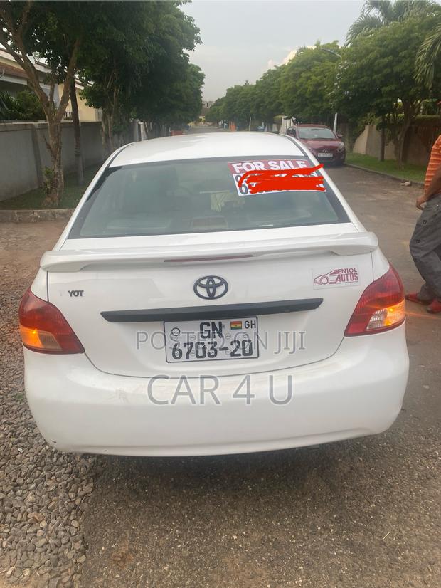 Toyota Yaris 2010 White