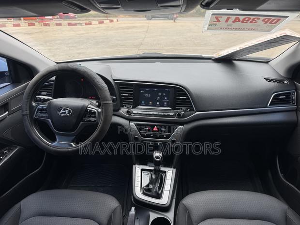 Hyundai Elantra 2017 White