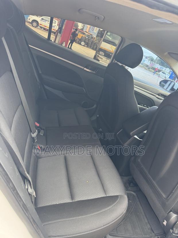 Hyundai Elantra 2017 White