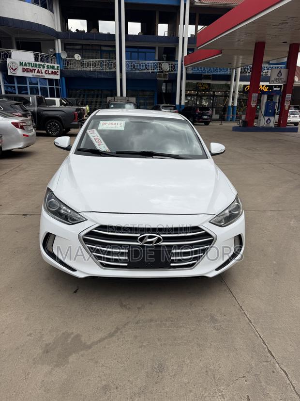 Hyundai Elantra 2017 White