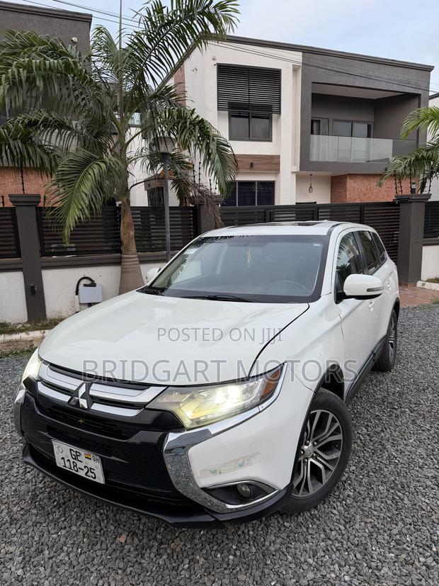 Mitsubishi Outlander 2017 White