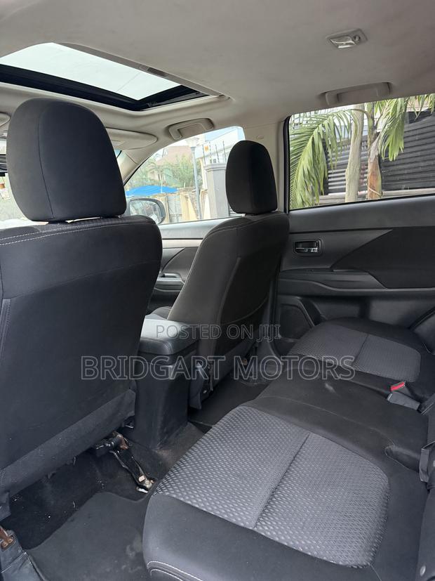 Mitsubishi Outlander 2017 White