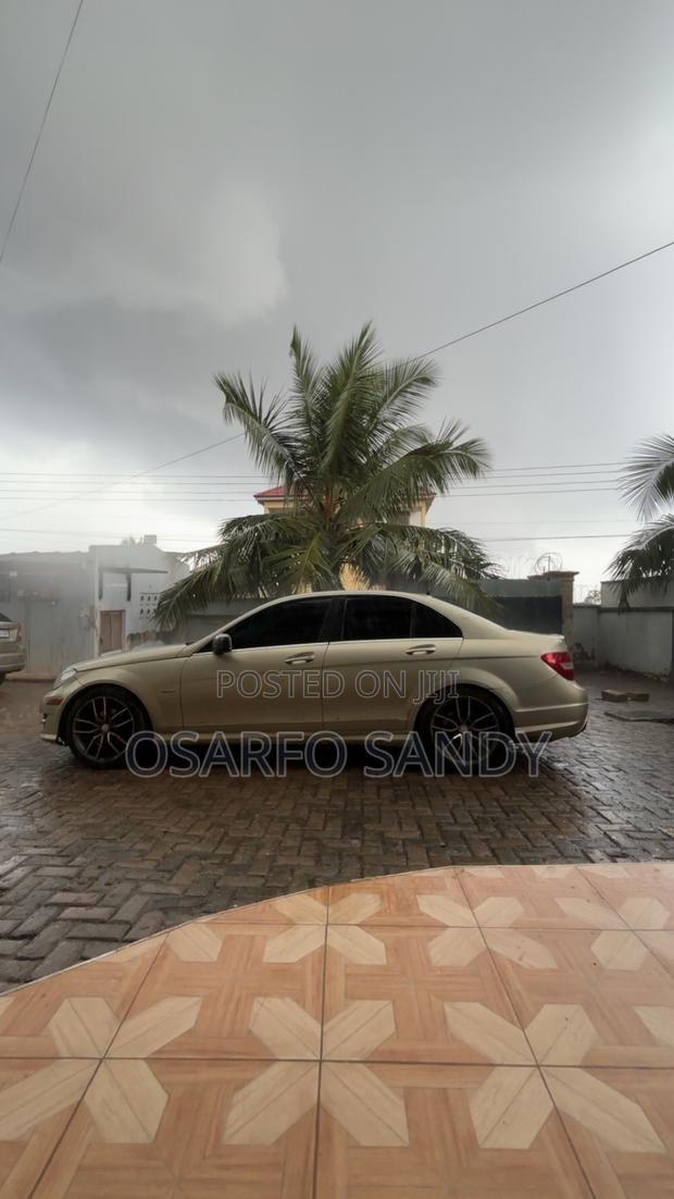Mercedes-Benz C250 2014 Gold