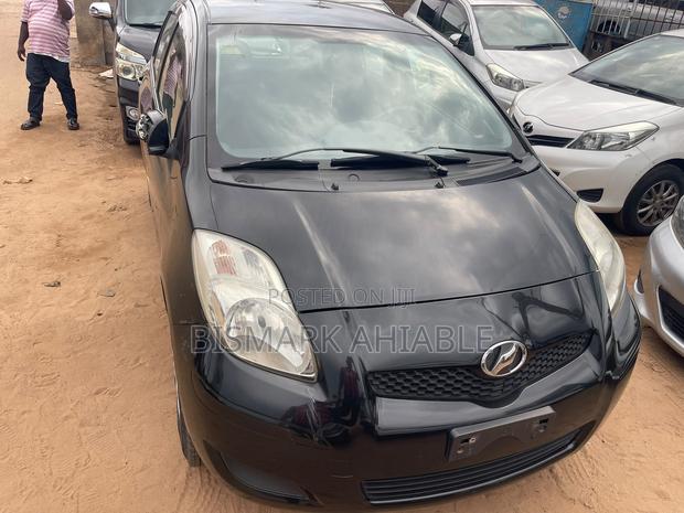Toyota Vitz 1.3 AWD 5dr 2010 Black