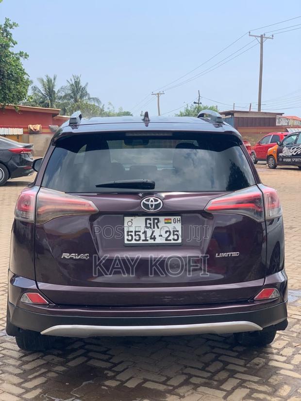 Toyota RAV4 XLE 4dr SUV AWD (2.5L 4cyl 6A) 2018 Brown