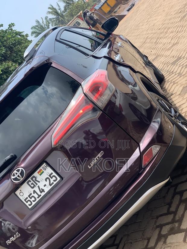 Toyota RAV4 XLE 4dr SUV AWD (2.5L 4cyl 6A) 2018 Brown