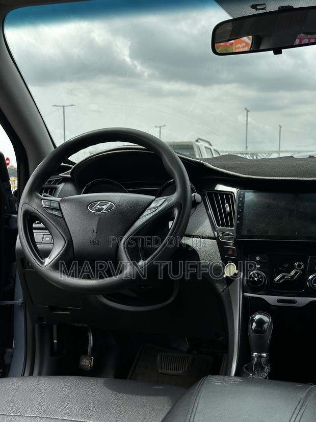 Hyundai Sonata Limited 2.0T Sedan (2.0L 4cyl 6A) 2013 Blue