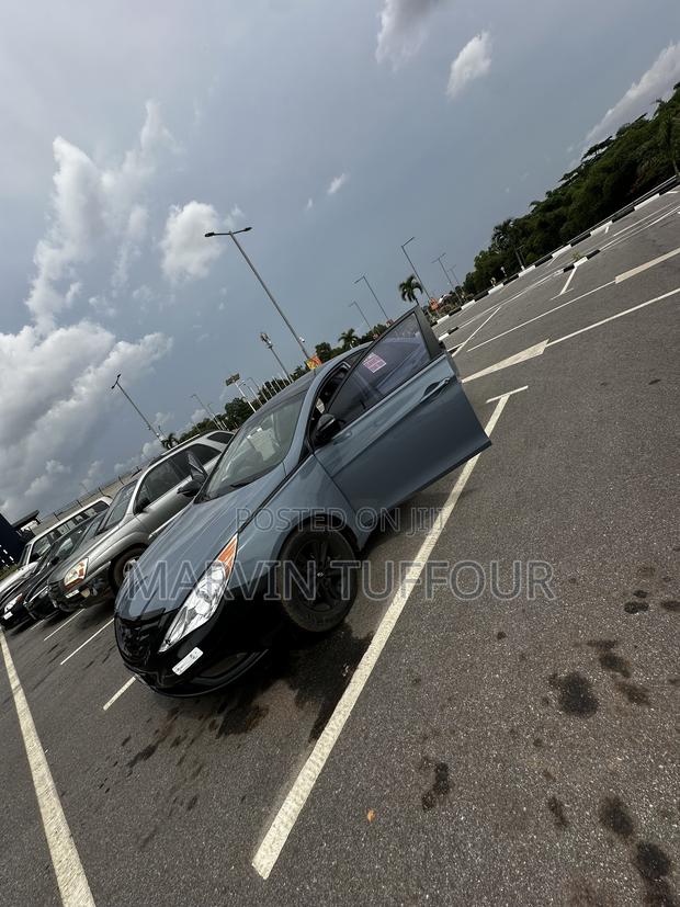 Hyundai Sonata Limited 2.0T Sedan (2.0L 4cyl 6A) 2013 Blue