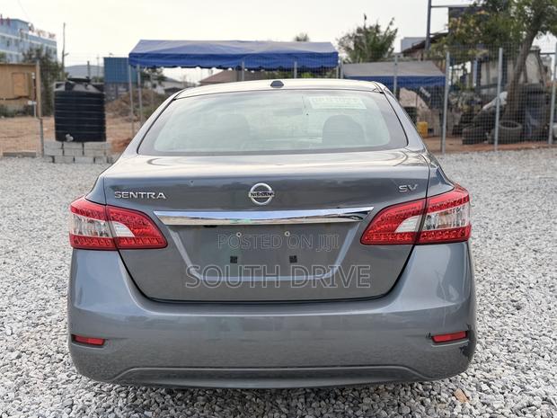 Nissan Sentra SV 4dr Sedan (1.8L 4cyl CVT) 2015 Gray