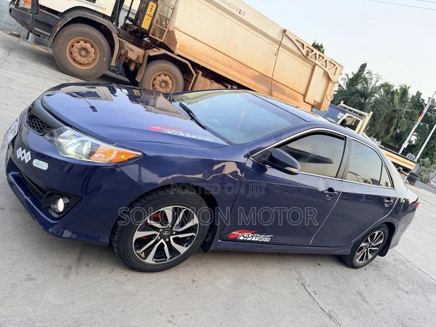 Toyota Camry 2014 Blue