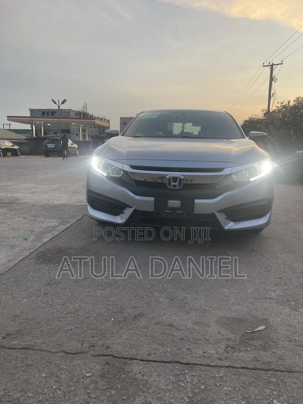 Honda Civic LX Sedan 2018 Silver