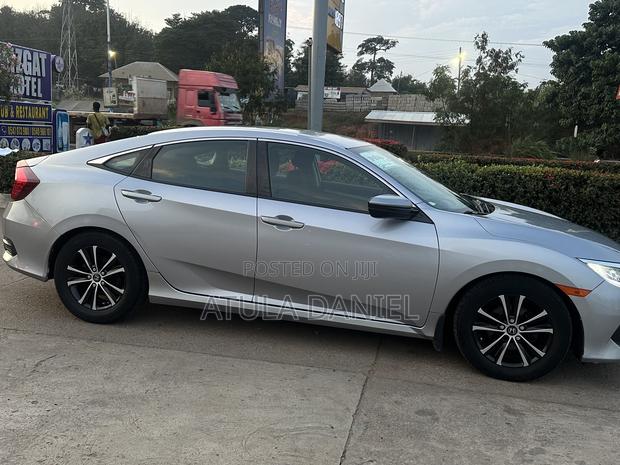 Honda Civic LX Sedan 2018 Silver
