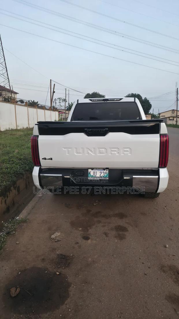 Toyota Tundra Platinum CrewMax 5.5' Bed 2024 White