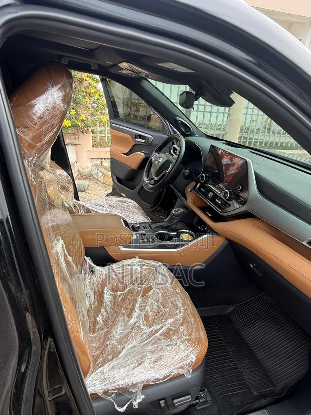 Toyota Highlander Platinum AWD 2024 Black