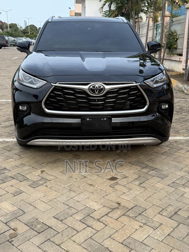Toyota Highlander Platinum AWD 2024 Black