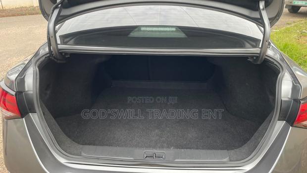 Nissan Sentra SV CVT 2025 Silver