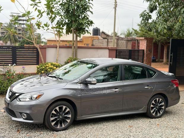 Nissan Sentra SR 2016 Gray