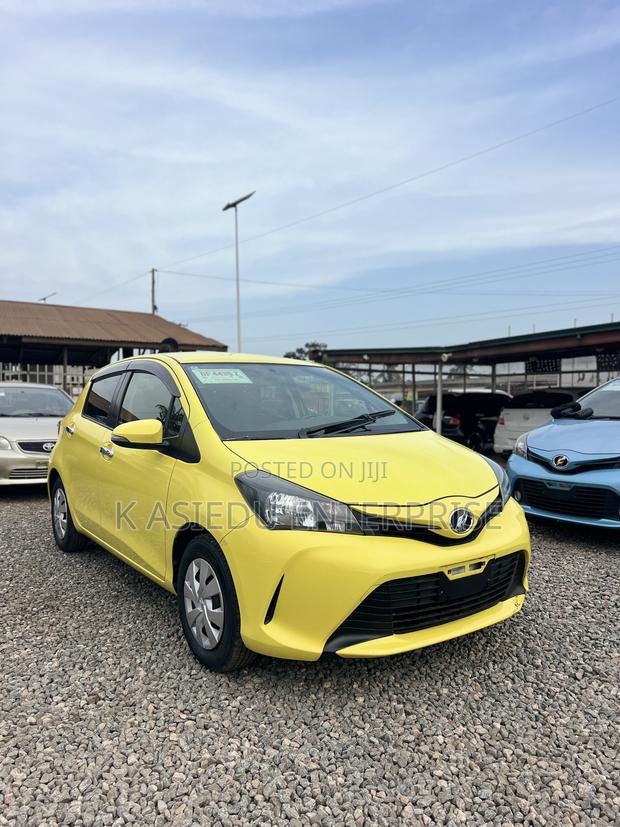 Toyota Vitz 1.3 AWD 3dr 2015 Yellow