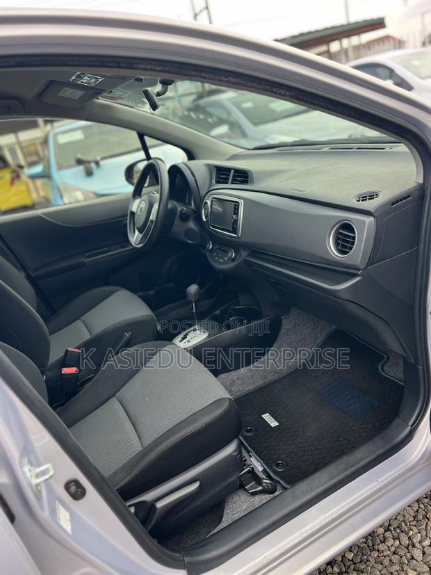 Toyota Vitz 1.3 AWD 3dr 2014 Silver