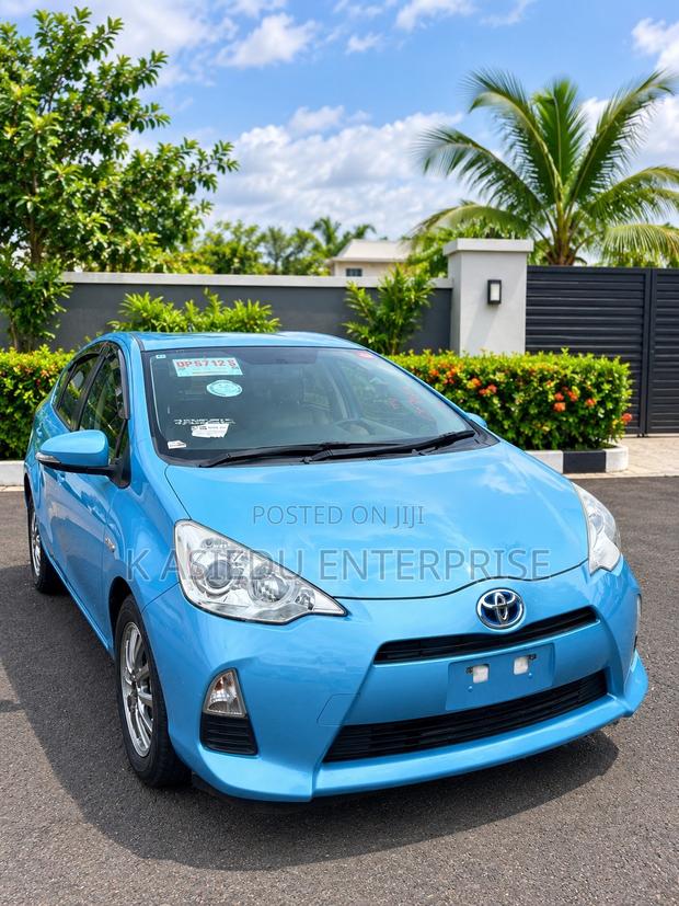 Toyota Aqua 2013 Blue