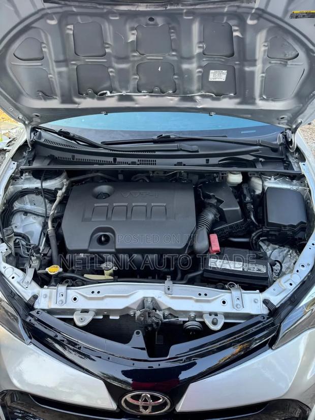 Toyota Corolla 2017 Silver
