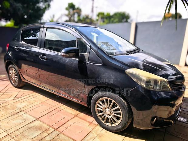 Toyota Vitz 1.3 FWD 5dr 2013 Black