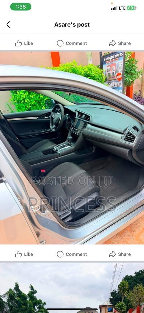 Toyota Corolla LE (1.8L 4cyl 2A) 2018 Black