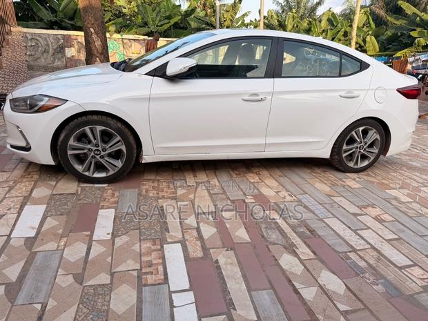 Hyundai Elantra 2018 White