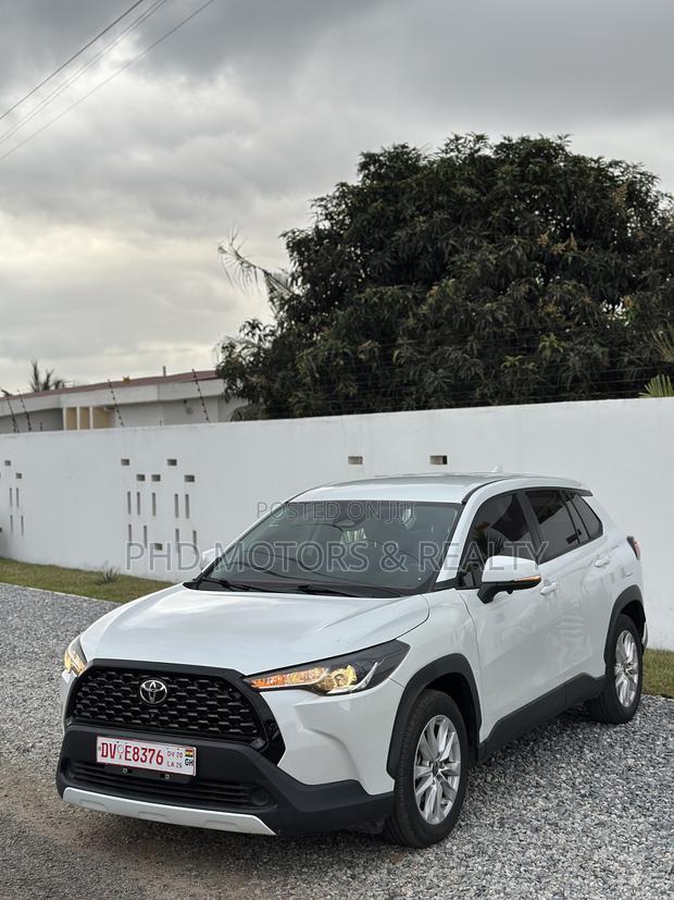 New Toyota Corolla Cross XLE AWD 2023 White