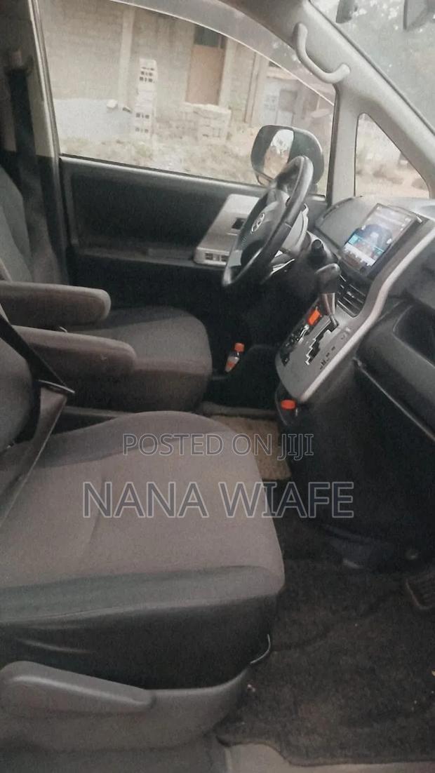 Toyota Noah 2014 Black