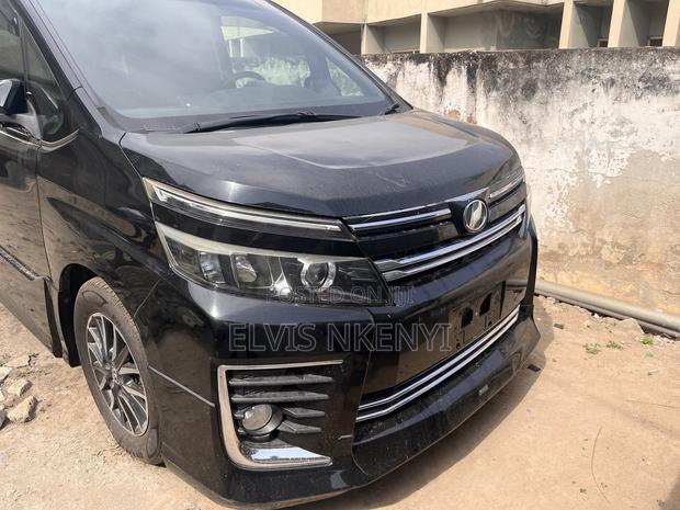 Toyota Voxy V 2WD 7-Seater 2015 Black
