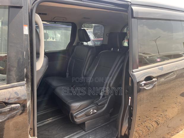 Toyota Voxy V 2WD 7-Seater 2015 Black