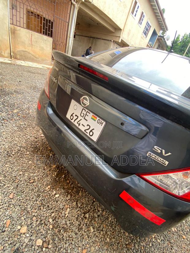 Nissan Versa 1.6 SV 2017 Black