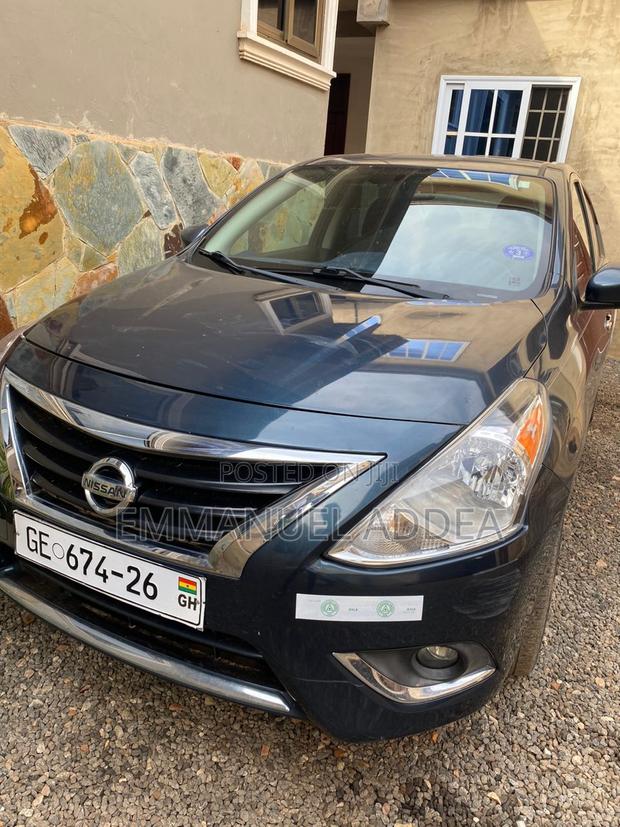 Nissan Versa 1.6 SV 2017 Black