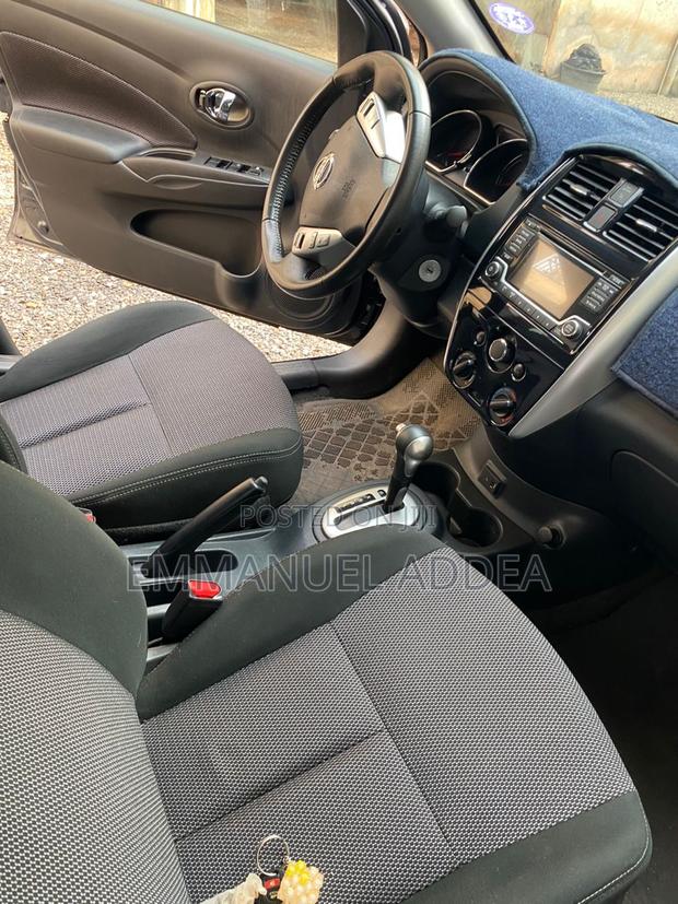 Nissan Versa 1.6 SV 2017 Black