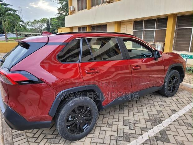 Toyota RAV4 LE 2021 Red