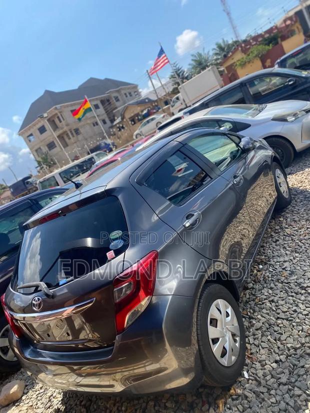Toyota Vitz 2015 Gray