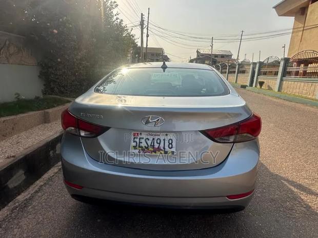 Hyundai Elantra Limited 4dr Sedan (1.8L 4cyl 6A) 2015 Gray