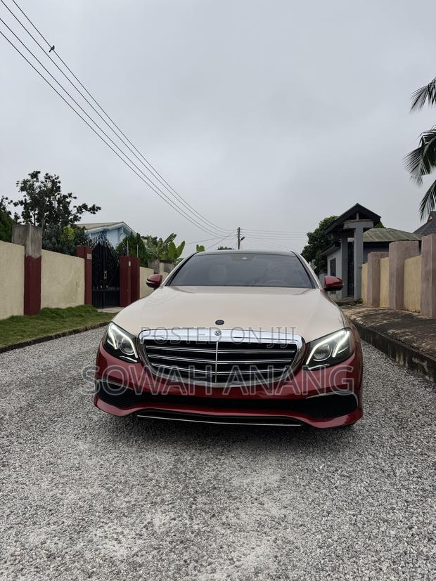 Mercedes-Benz E300 2019 Red