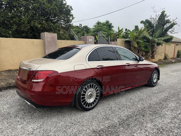 Mercedes-Benz E300 2019 Red