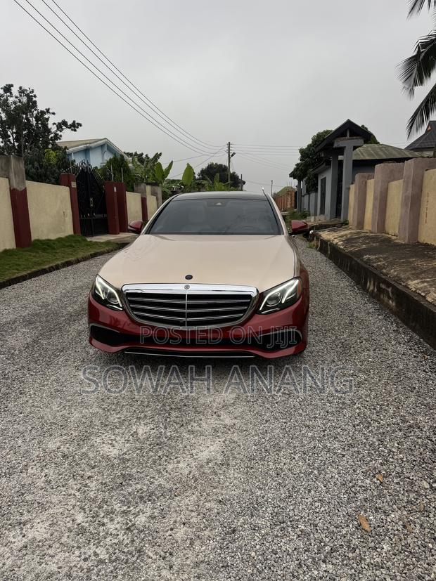 Mercedes-Benz E300 2019 Red