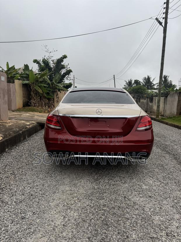 Mercedes-Benz E300 2019 Red