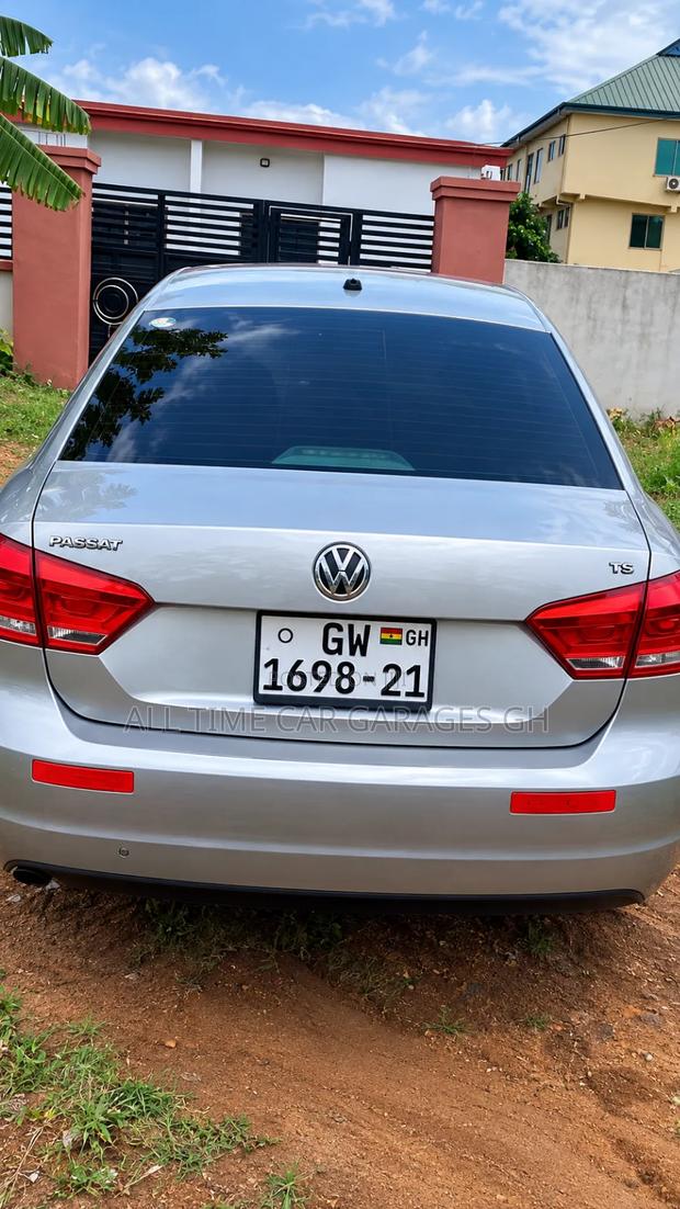 Volkswagen Passat 2021 Silver