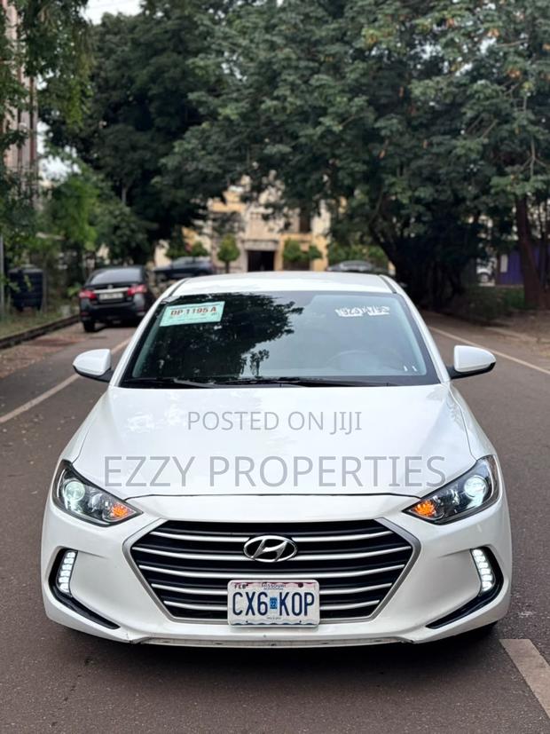 Hyundai Elantra Value Edition Sedan FWD (2.0L 4cyl 6A) 2017 White
