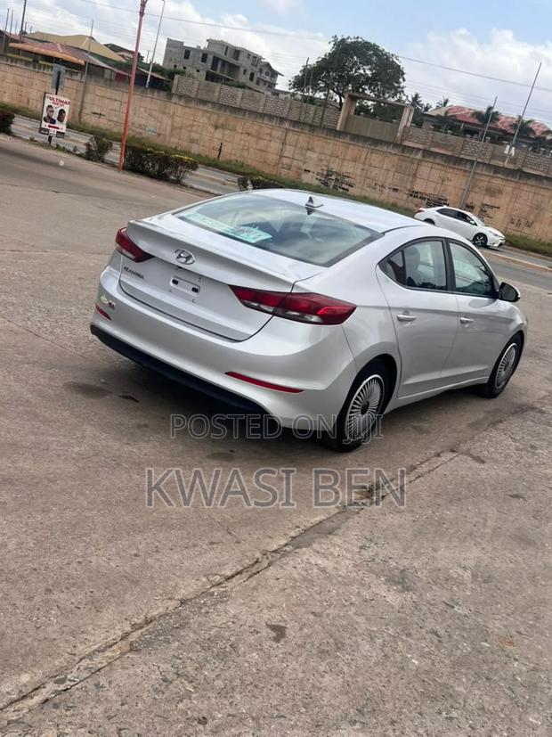 Hyundai Elantra 2017 Gray