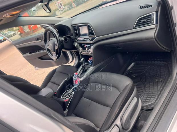 Hyundai Elantra 2017 Gray