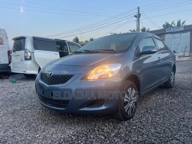 Toyota Belta 2012 Blue