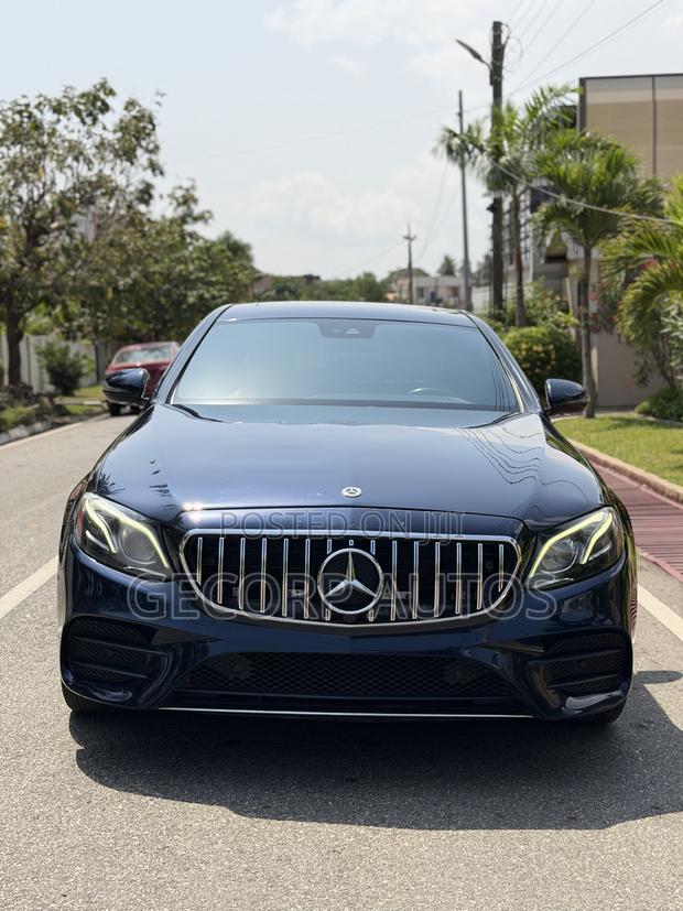Mercedes-Benz E300 2018 Blue
