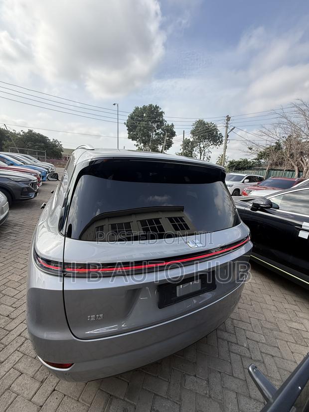 Li Auto L9 1.5 Hybrid AWD 2022 Gray