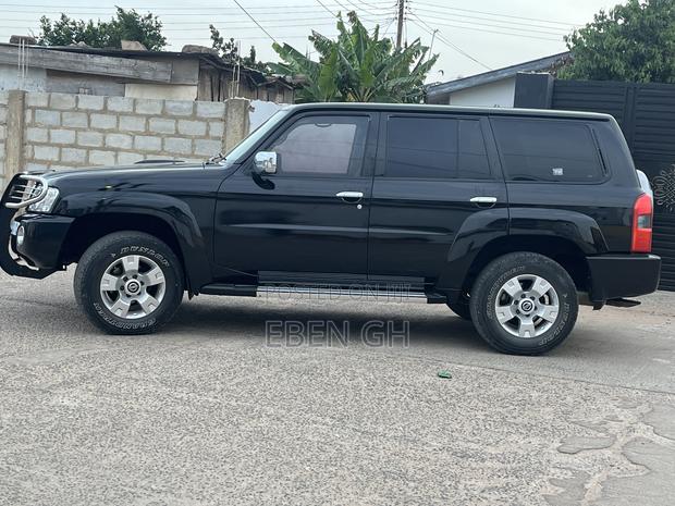 Nissan Patrol 2015 Black
